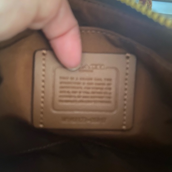 Coach Jes Baguette In Signature Canvas With Coach Radial Rainbow NWOT - Picture 9 of 10